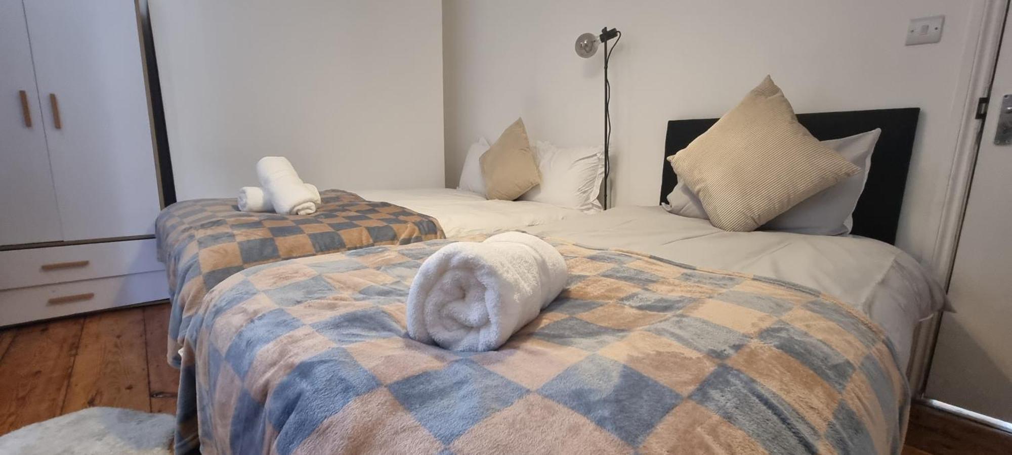 King's Cross Road Private Guest house *