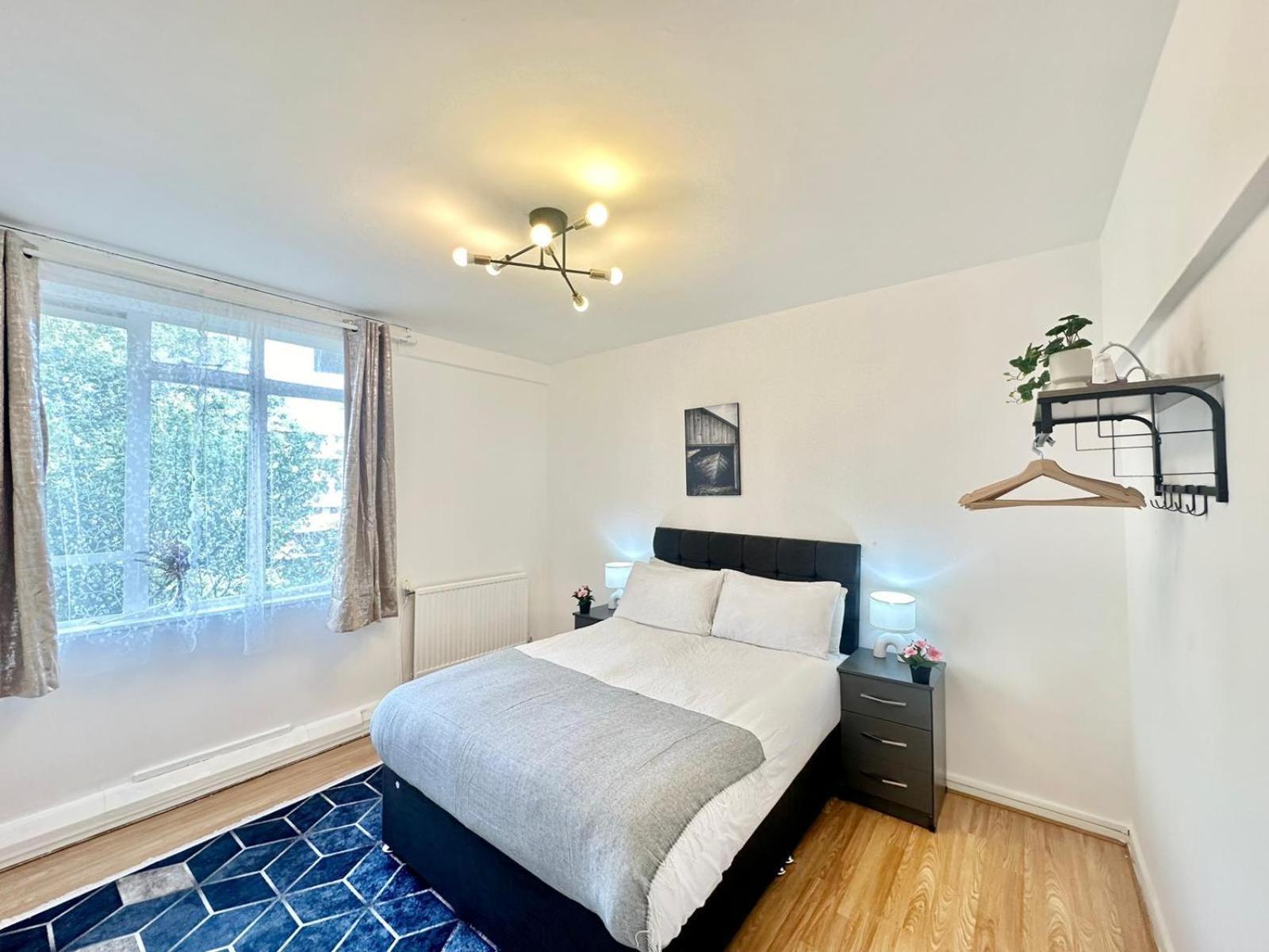 Two Bedroom Near Paddington Station Apartment London