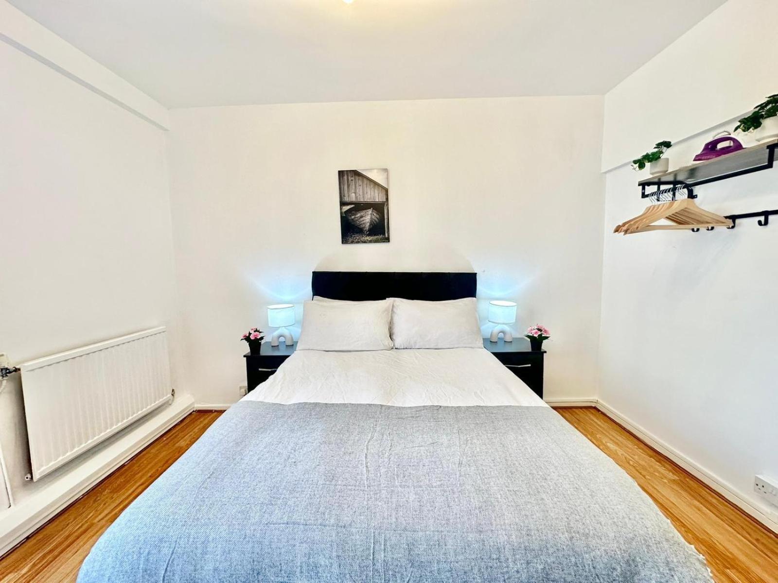 Two Bedroom Near Paddington Station * London