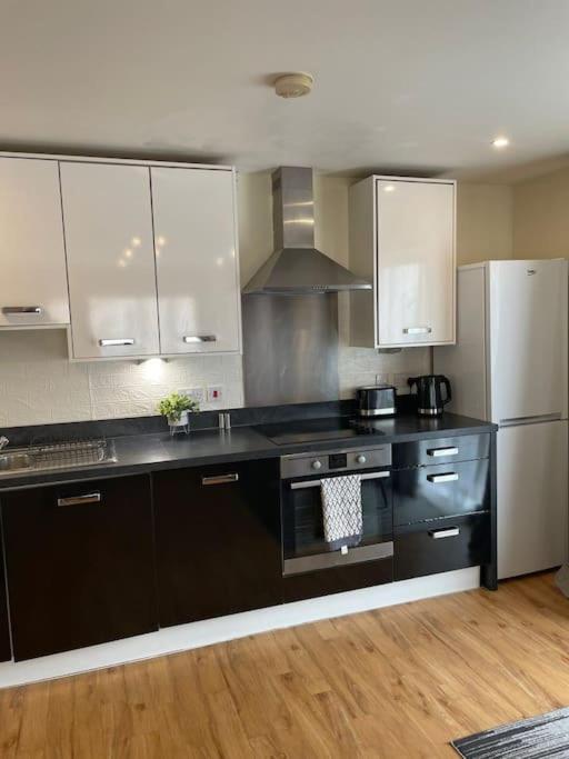Two Bedroom House By Brookland Serviced Short Lets With Free Wifi & Parking Ferienhaus London