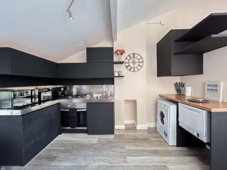 Trendy Hideaway Apartment London