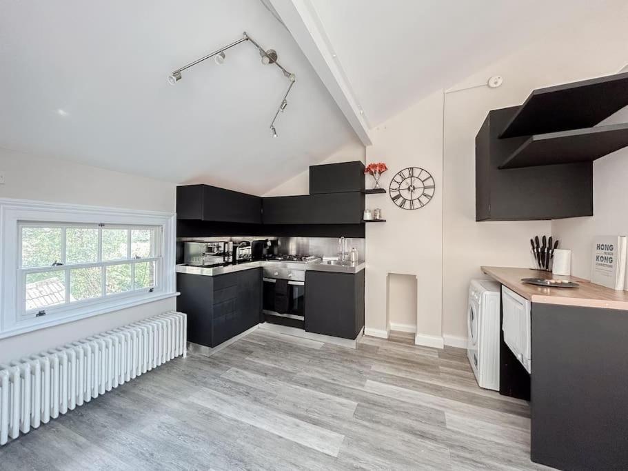 Trendy Hideaway Apartment