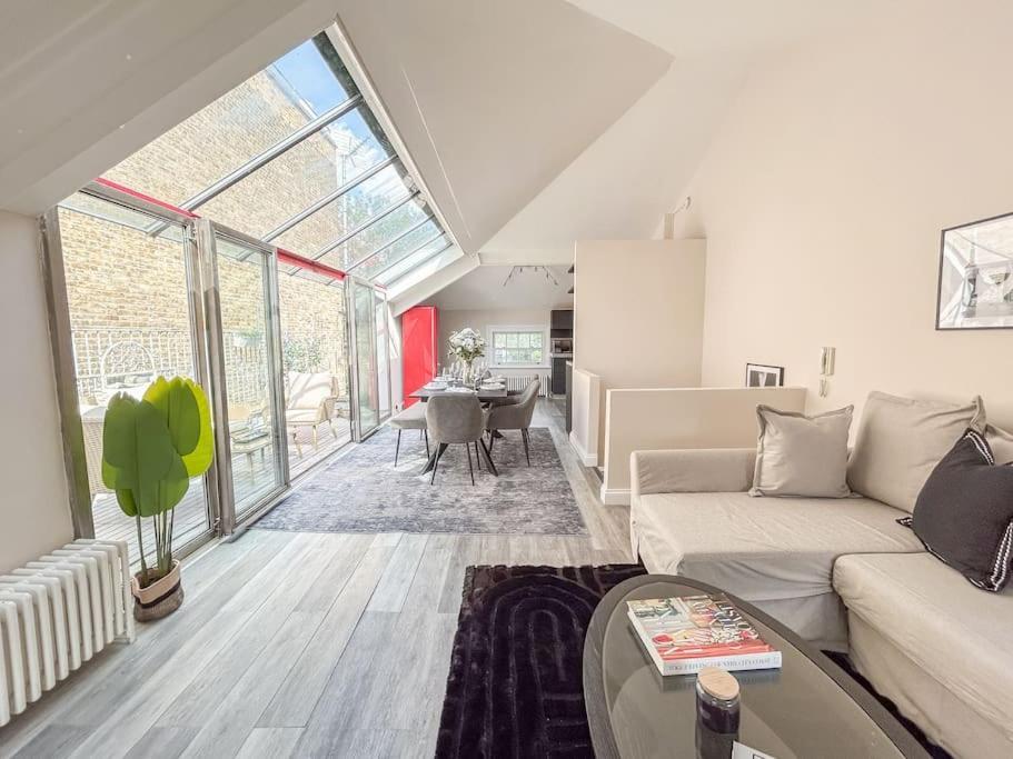 Trendy Hideaway Apartment *