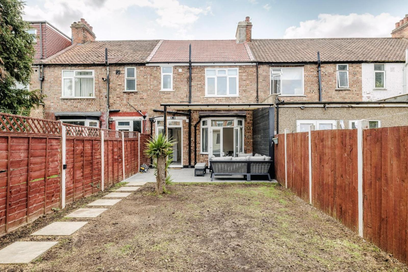 Casa de férias Modern With Driveway Parking For 2 Vehicles, Near Tottenham Hotspur Stadium, White Hart Lane Train Station Londres