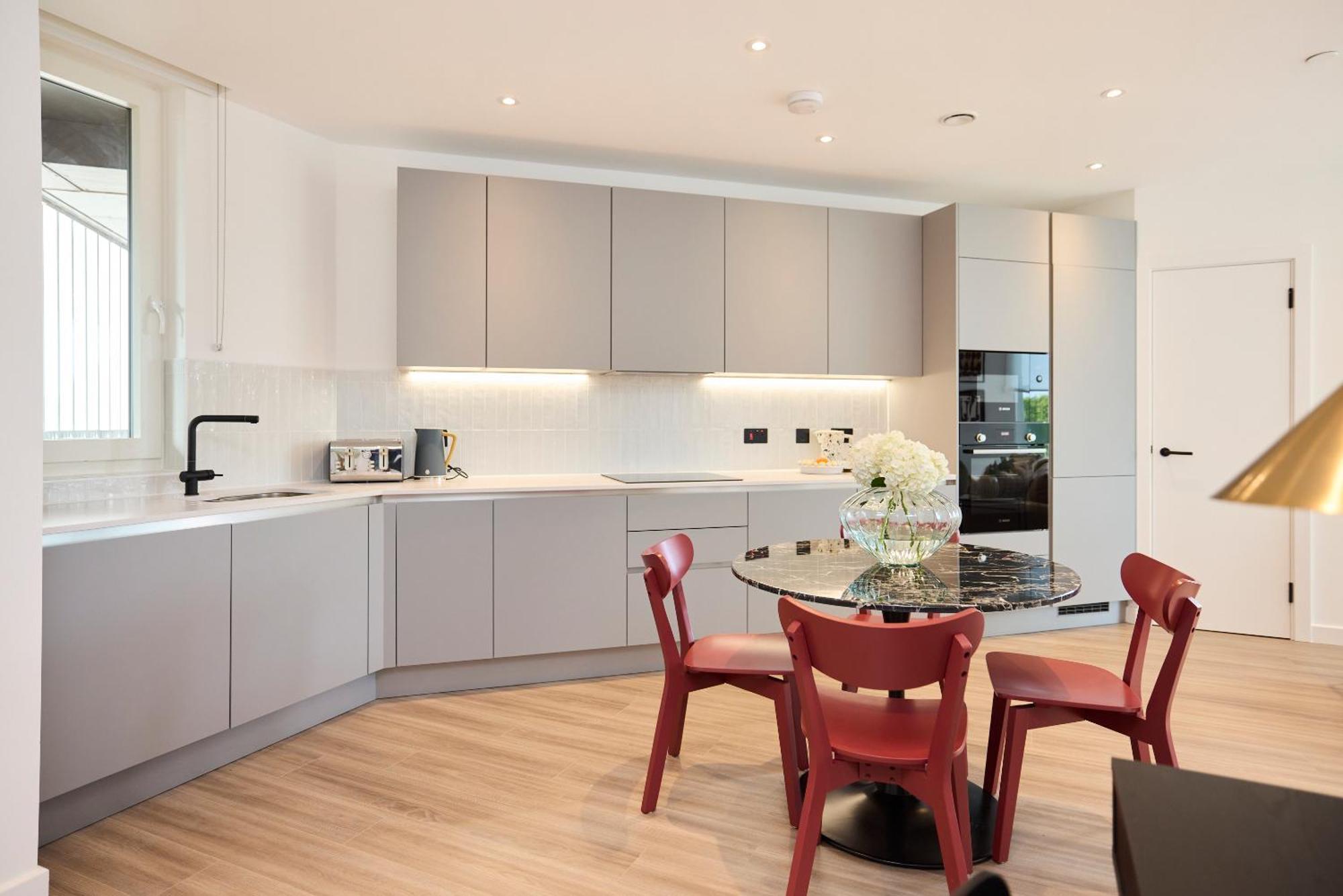 The Tottenham Wonder - Pleasing 2bdr Flat With Balcony Apartment London
