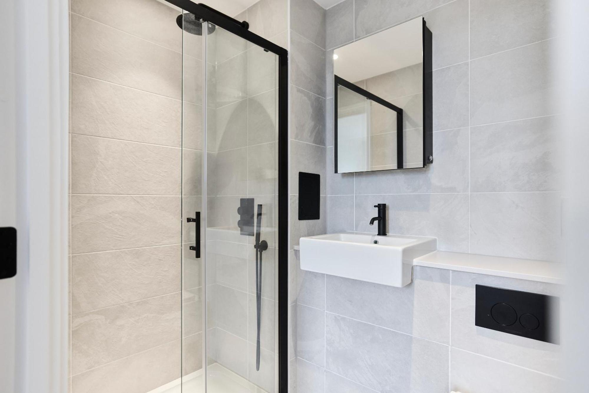 The Tottenham Wonder - Pleasing 2bdr Flat With Balcony Apartment