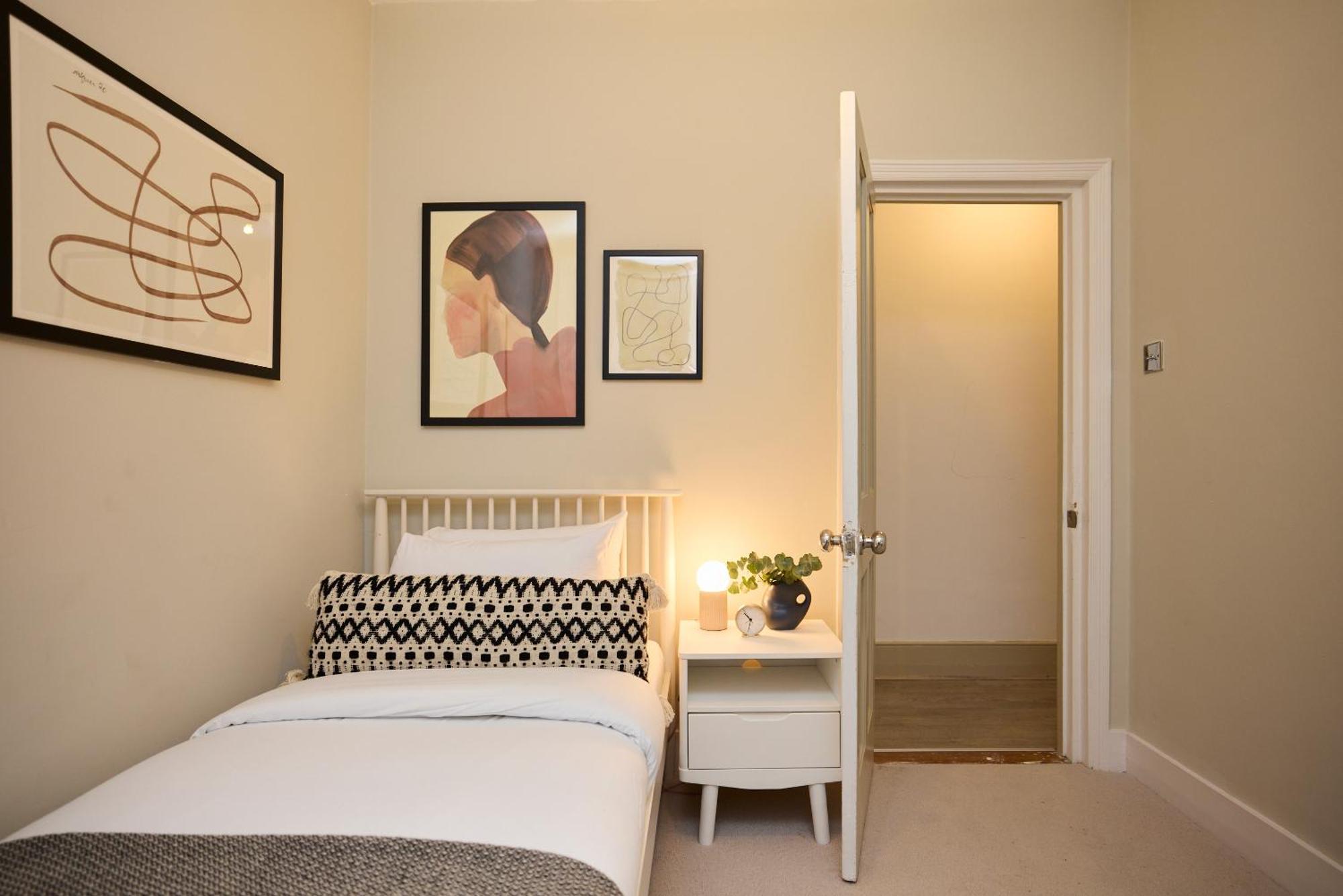 Apartment The Furness Hideout - Charming 2bdr Flat With Garden