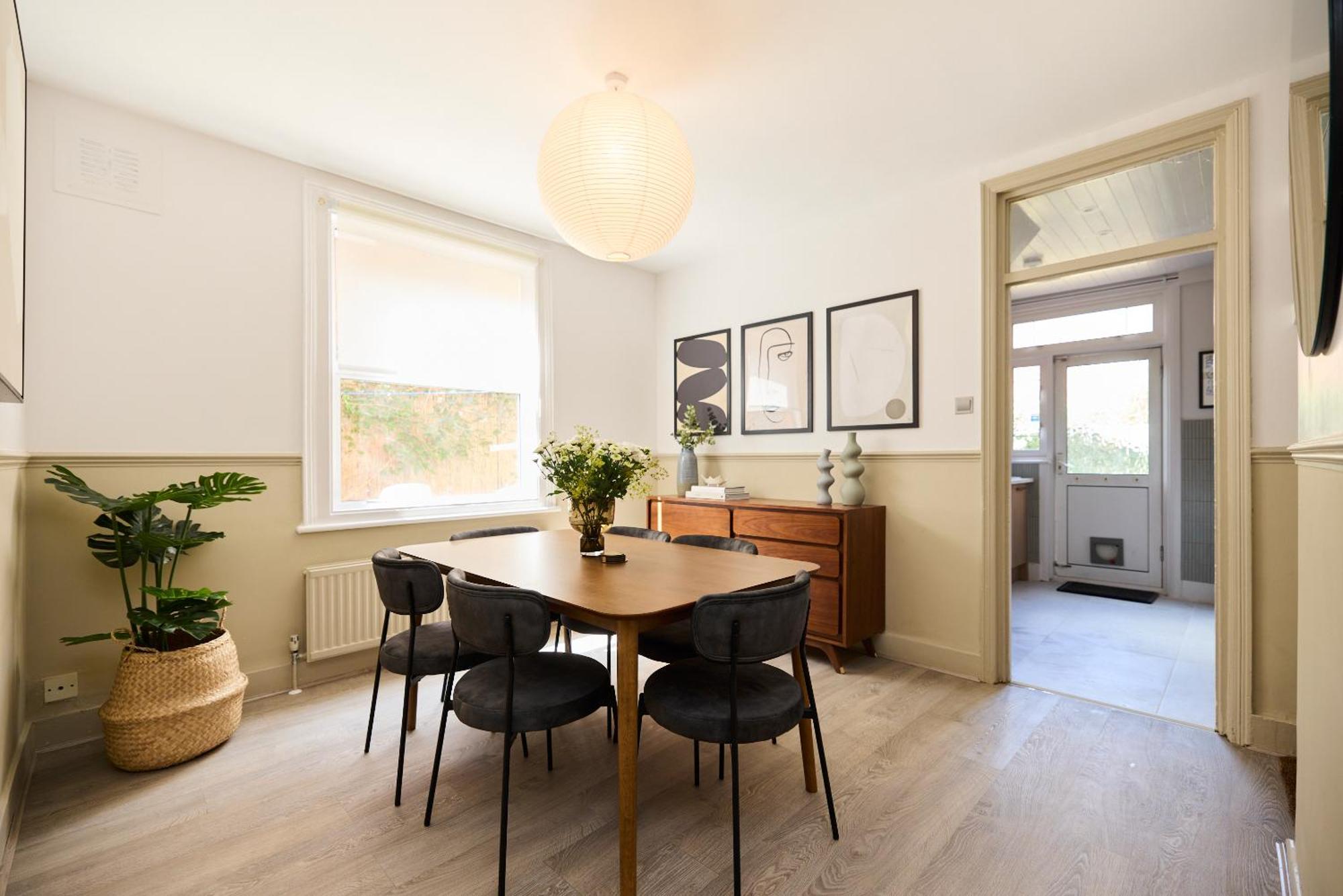The Furness Hideout - Charming 2bdr Flat With Garden * London