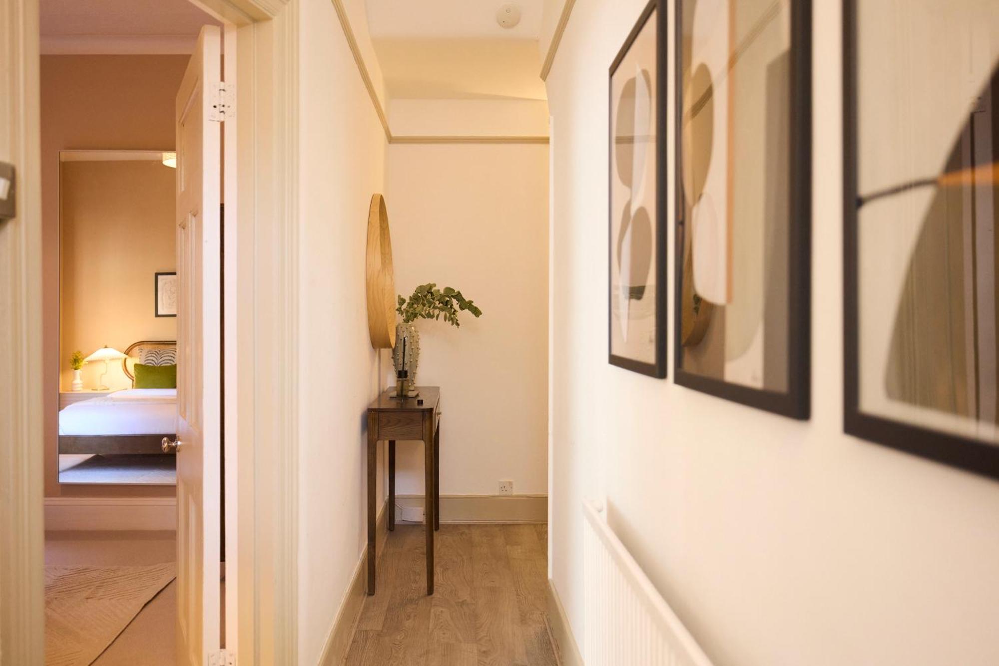 The Furness Hideout - Charming 2bdr Flat With Garden * London