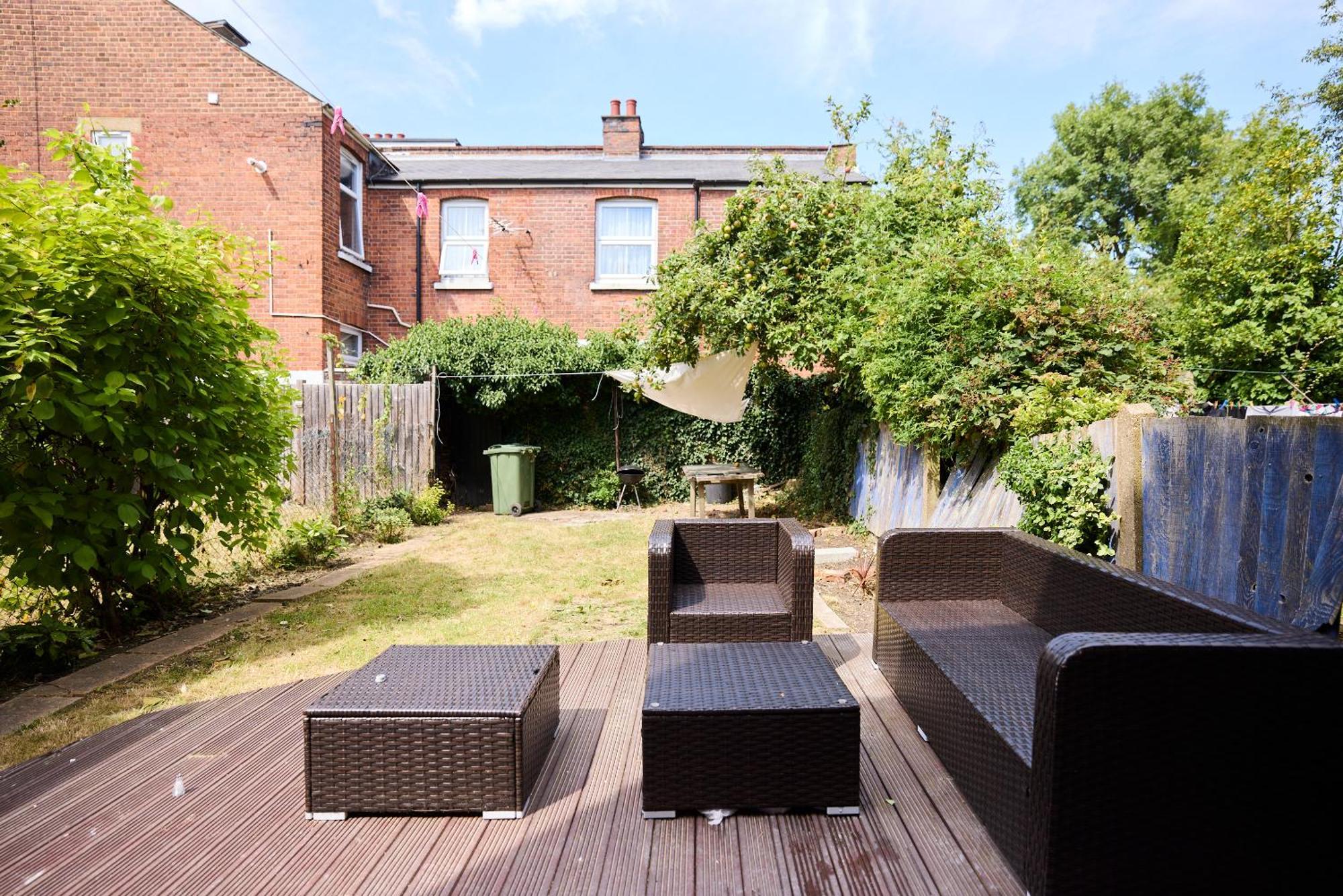 The Furness Hideout - Charming 2bdr Flat With Garden London