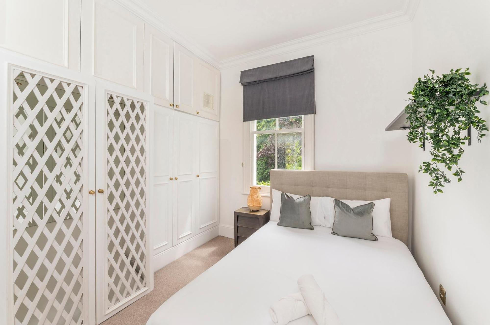 Kensington Luxury Retreat: Spacious 2-bedroom With Prime Location * London