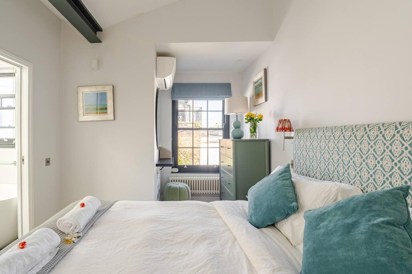 Delightful Notting Hill 2 Bed House With Garden Casa de férias