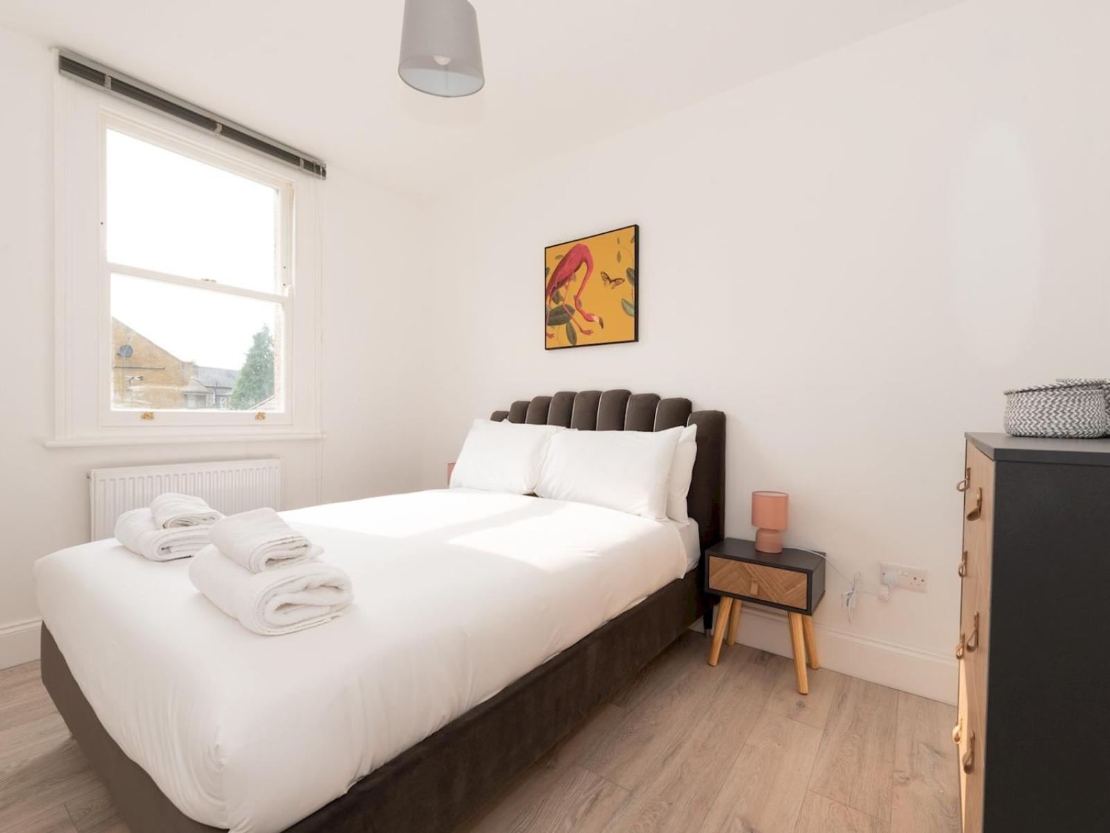Holiday home Stylish Newly Renovated Large With Garden Pass The Keys London