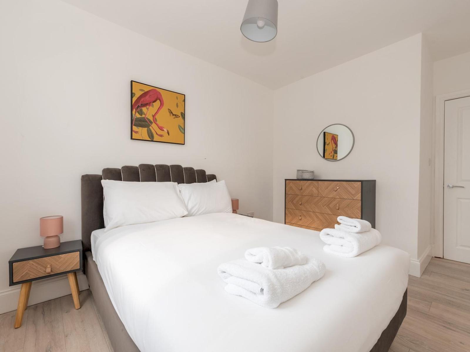 Stylish Newly Renovated Large With Garden Pass The Keys Holiday home London