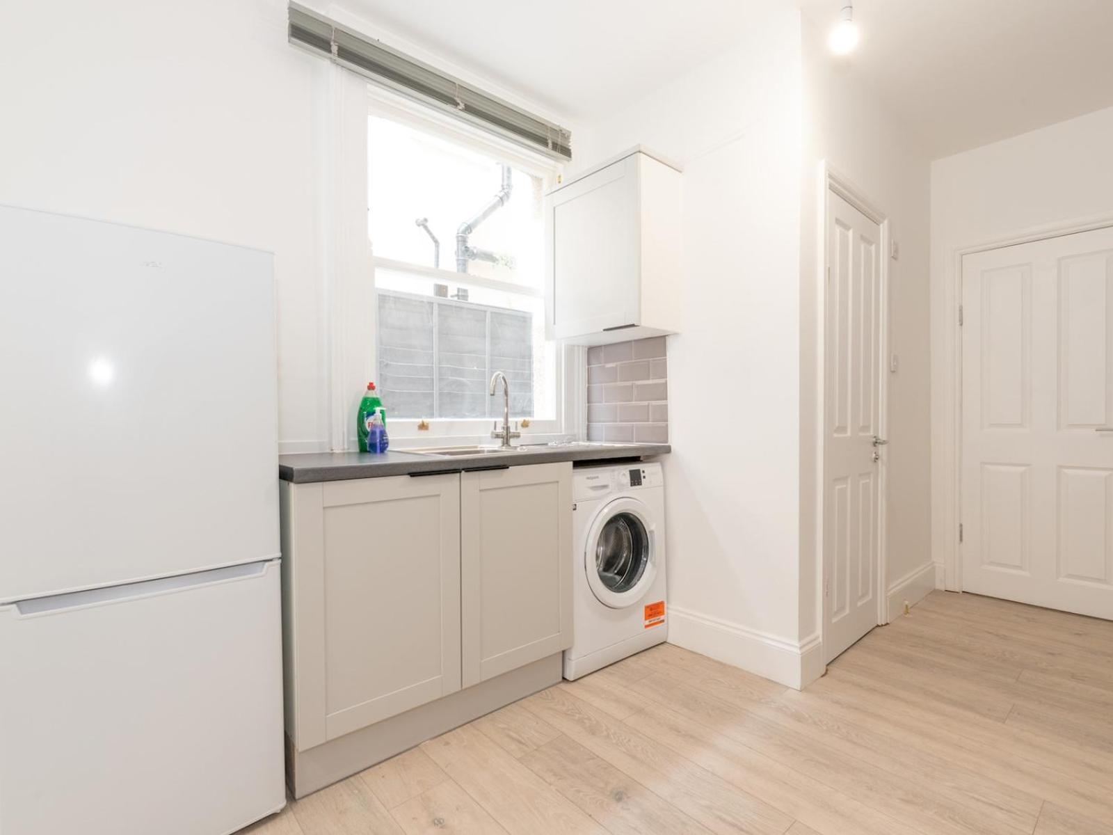 Stylish Newly Renovated Large With Garden Pass The Keys London