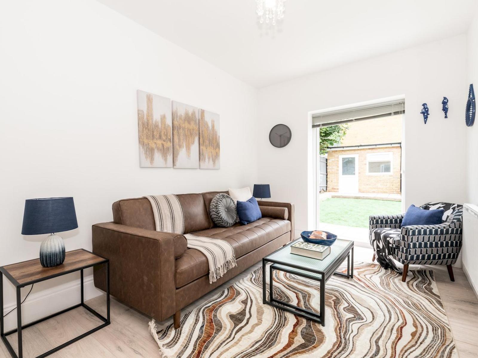Stylish Newly Renovated Large With Garden Pass The Keys Holiday home