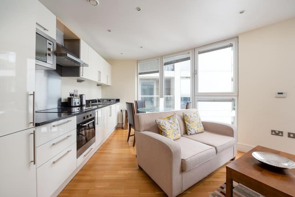 Canary Wharf By Capital Apartment *