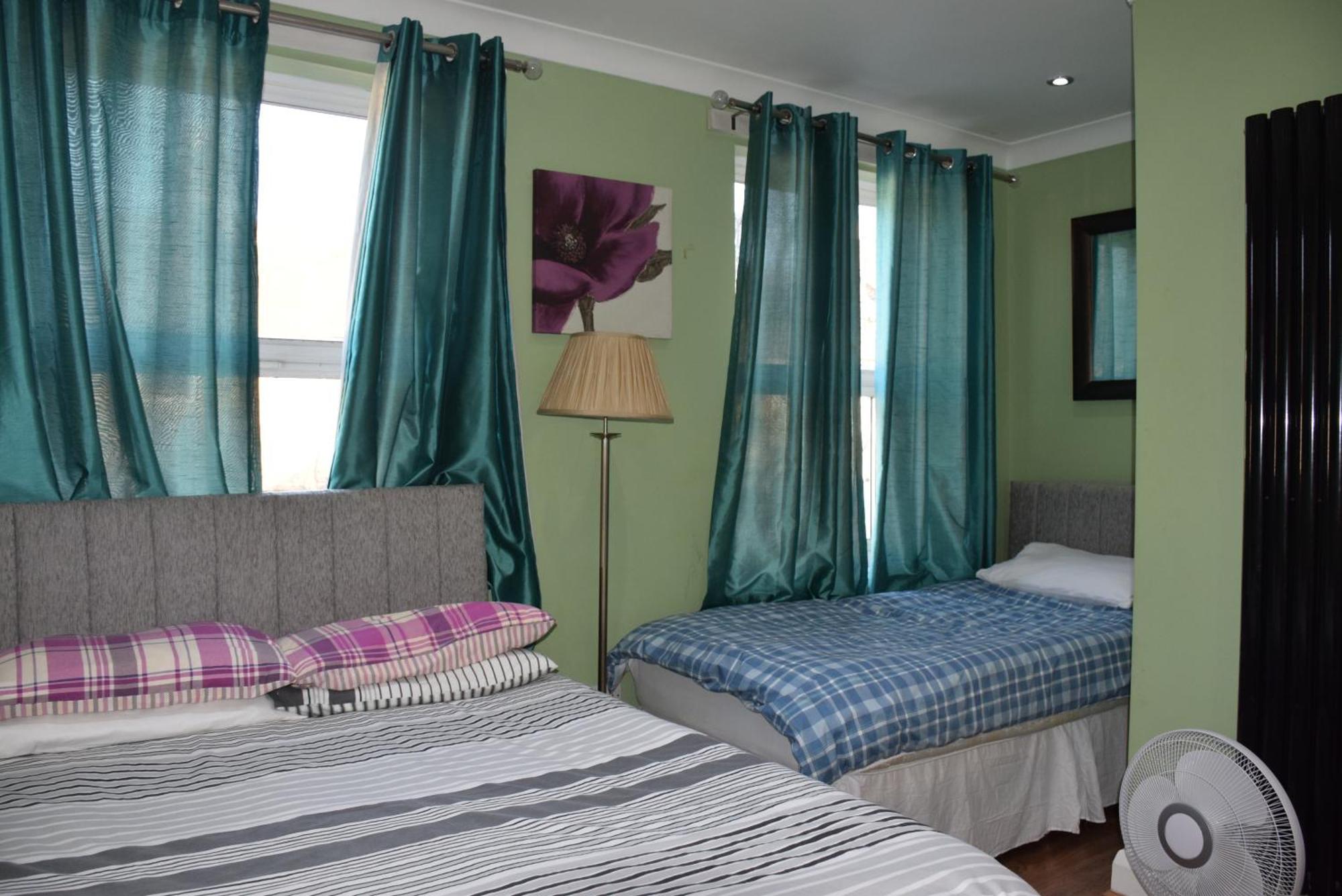Apartment 3 Bedroom House - Walthamstow *