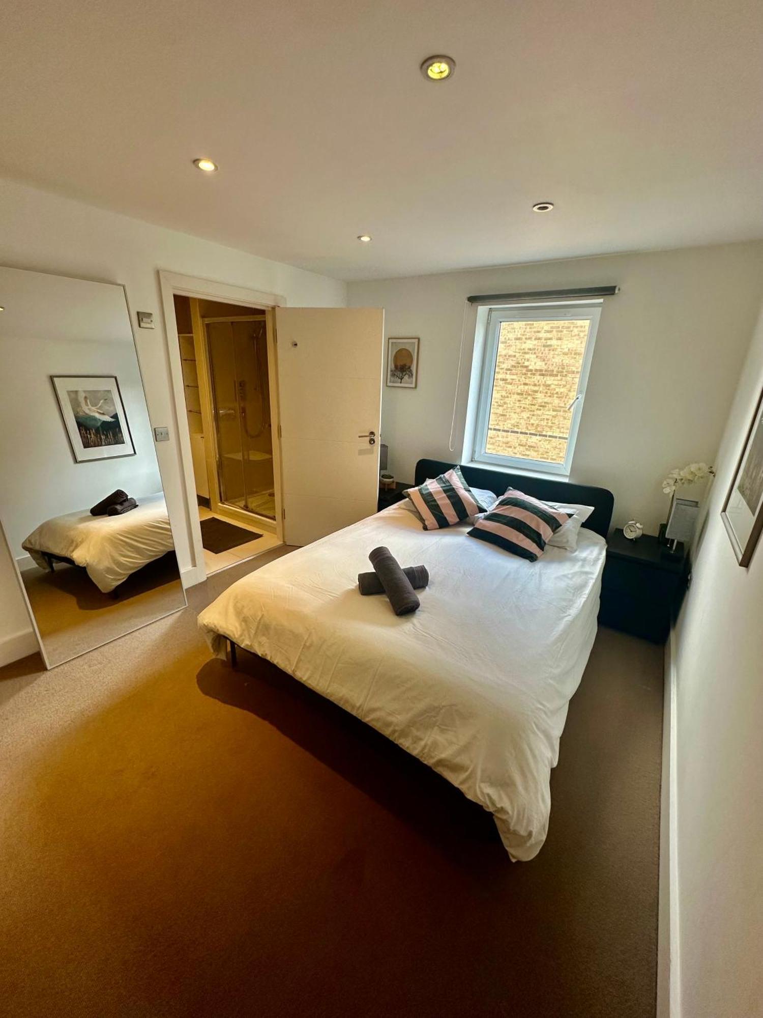 Large, Family Friendly 3-bed Flat In Wood Apartment