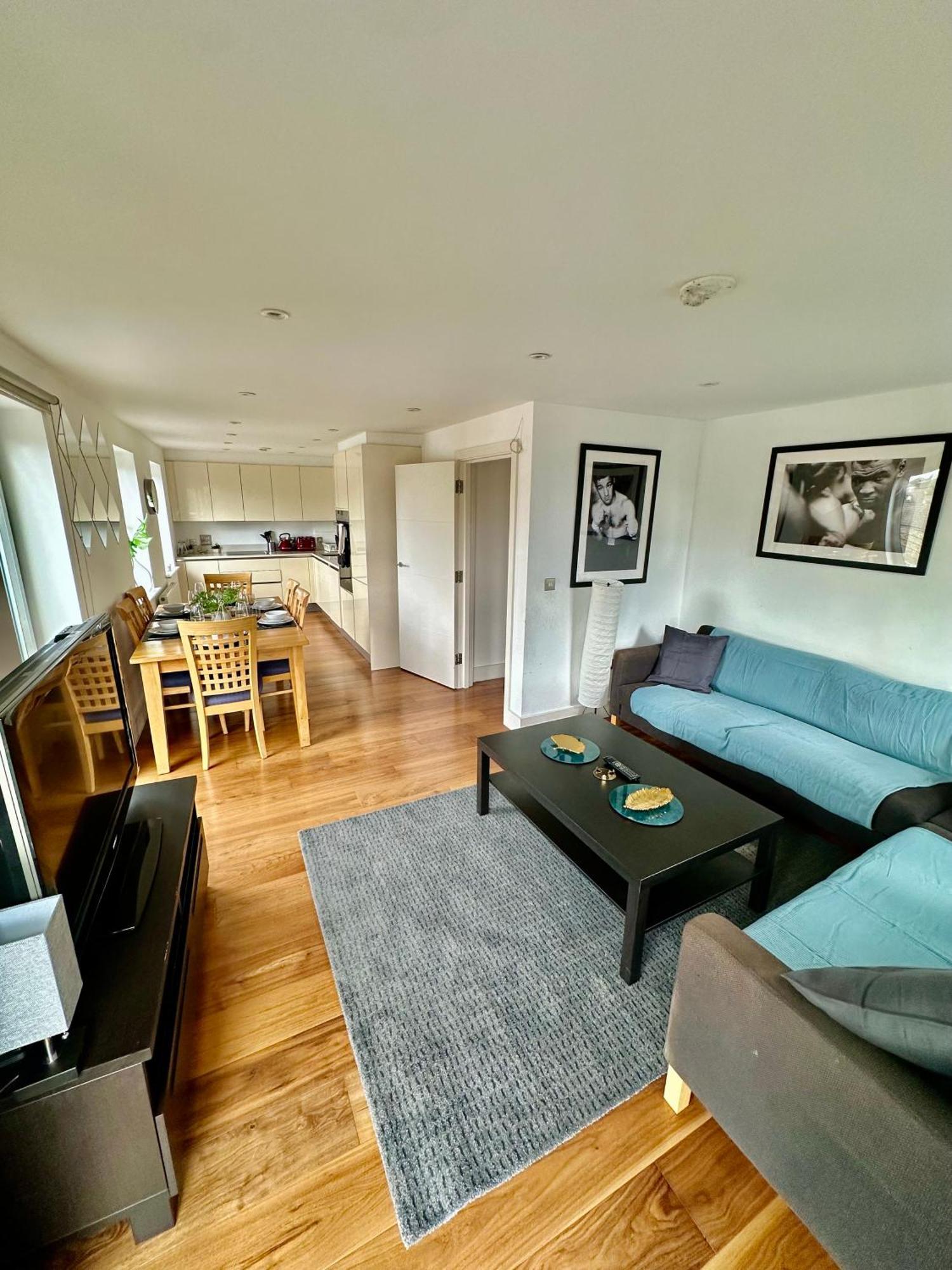 Apartment Large, Family Friendly 3-bed Flat In Wood *
