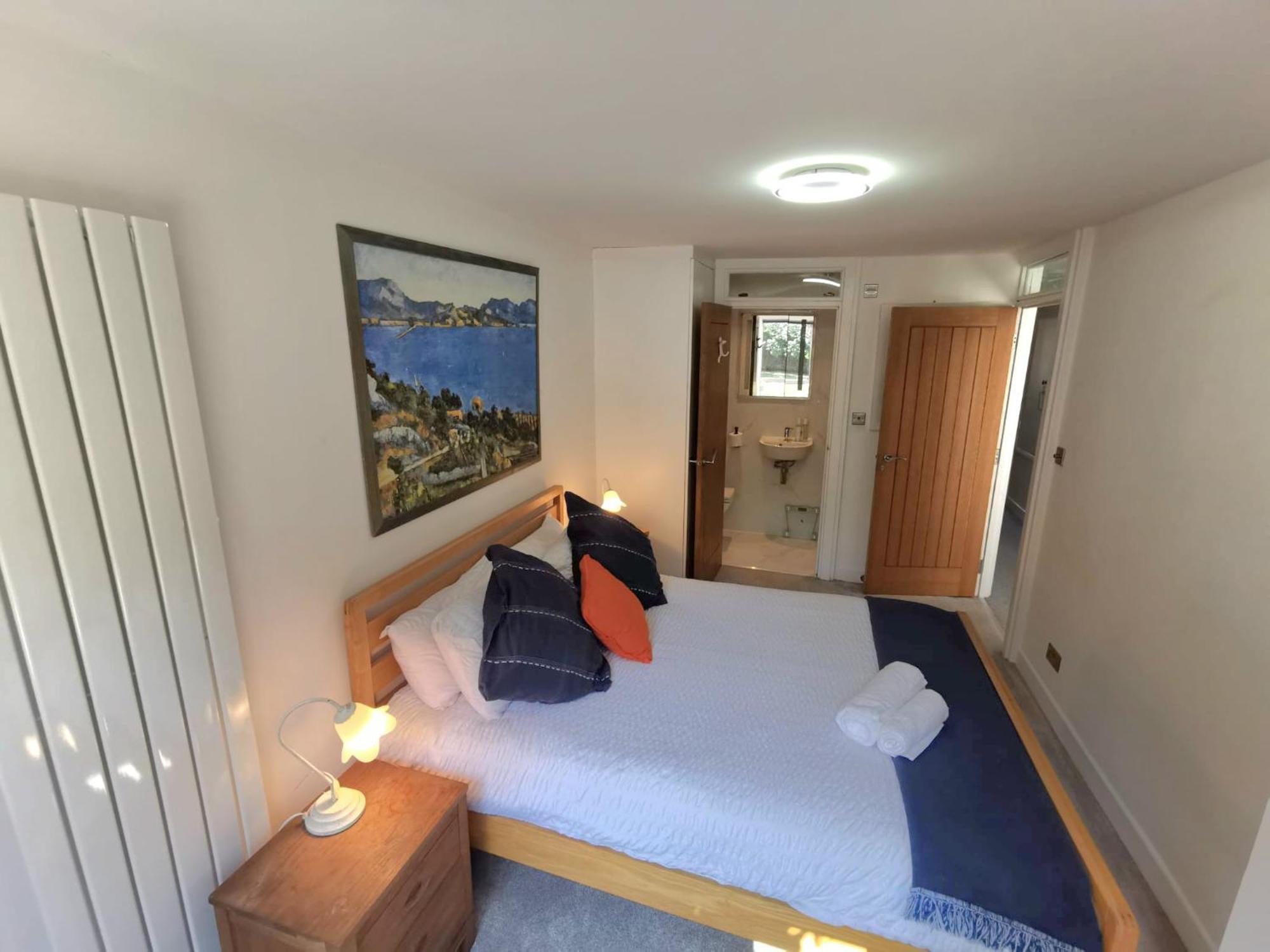 Free Parking - 4 Bed - 3 Bath - Sofa Bed - Digital Lock Entry Holiday home London