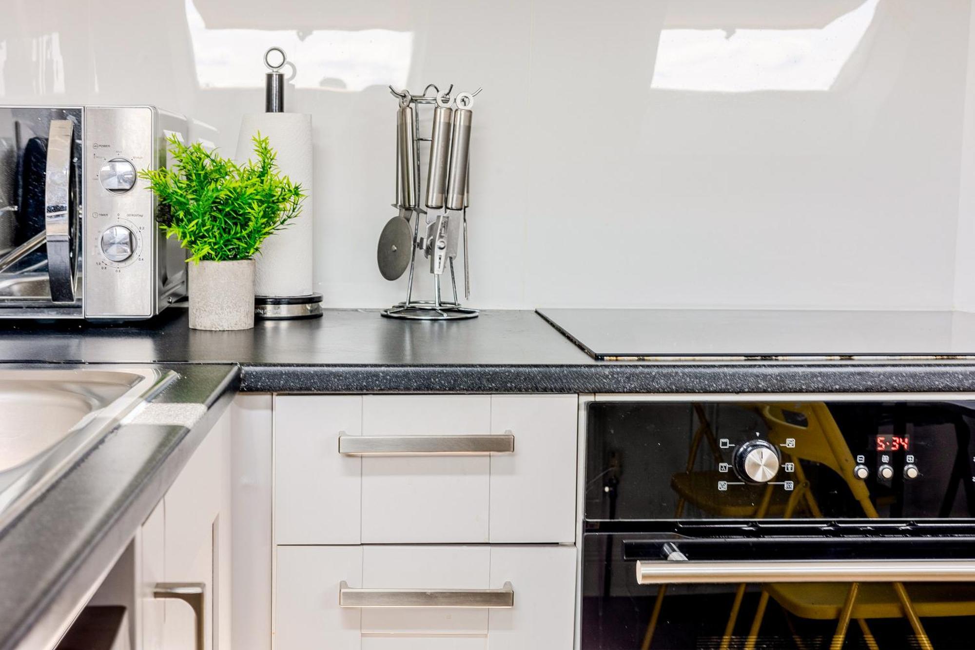 Bright 2br Flat, Forest Gate, East *