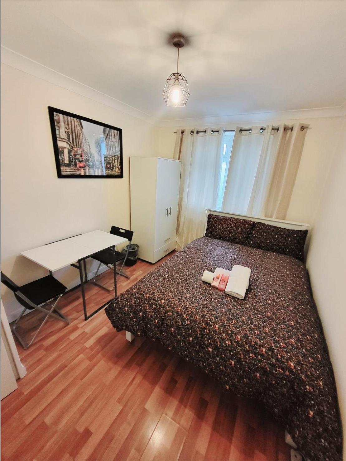 Apartment Huge And Affordable 3 Bedroom Flat In Hammersmith For 7 People With Welcome Breakfast London