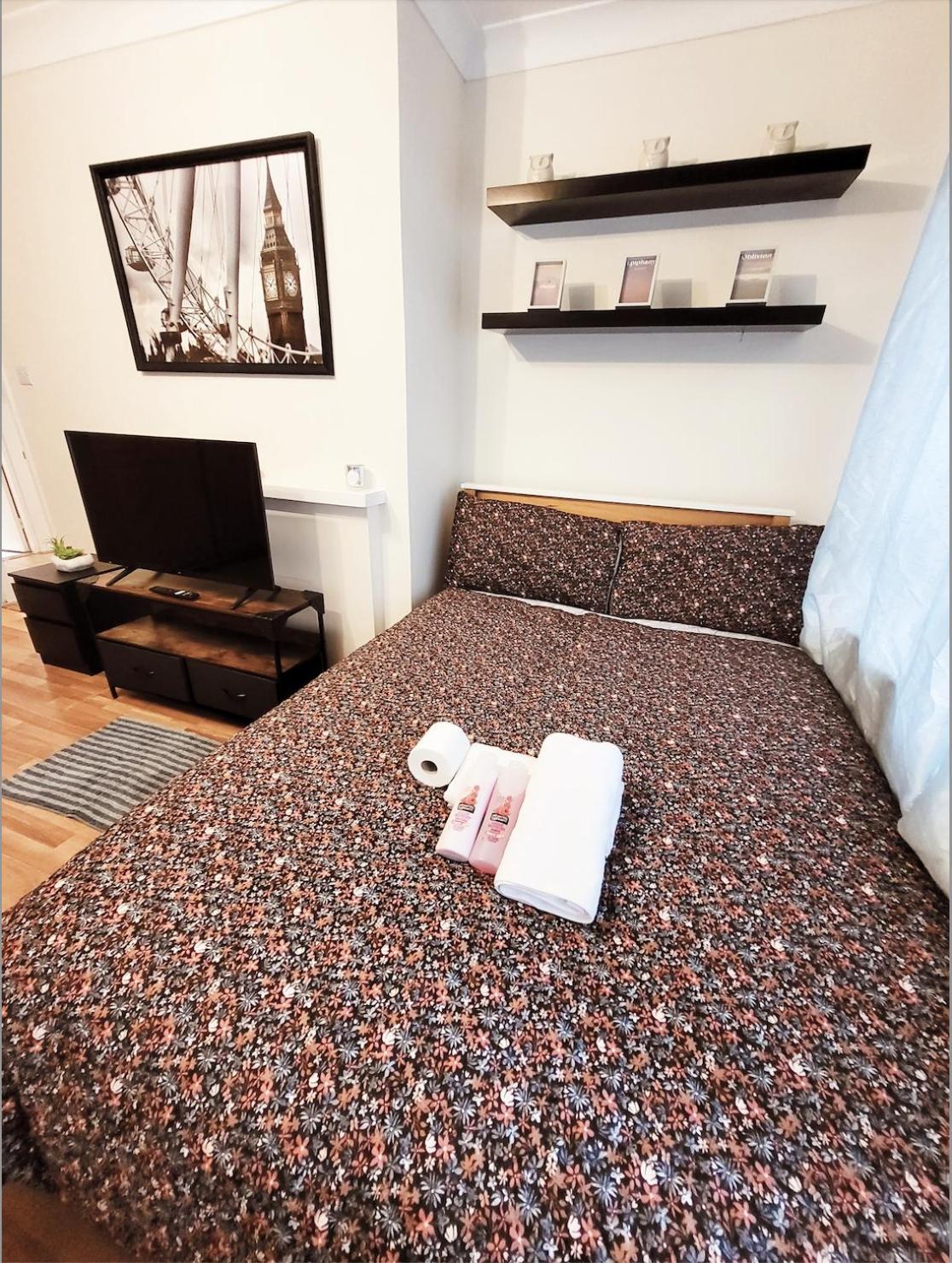 Apartment Huge And Affordable 3 Bedroom Flat In Hammersmith For 7 People With Welcome Breakfast