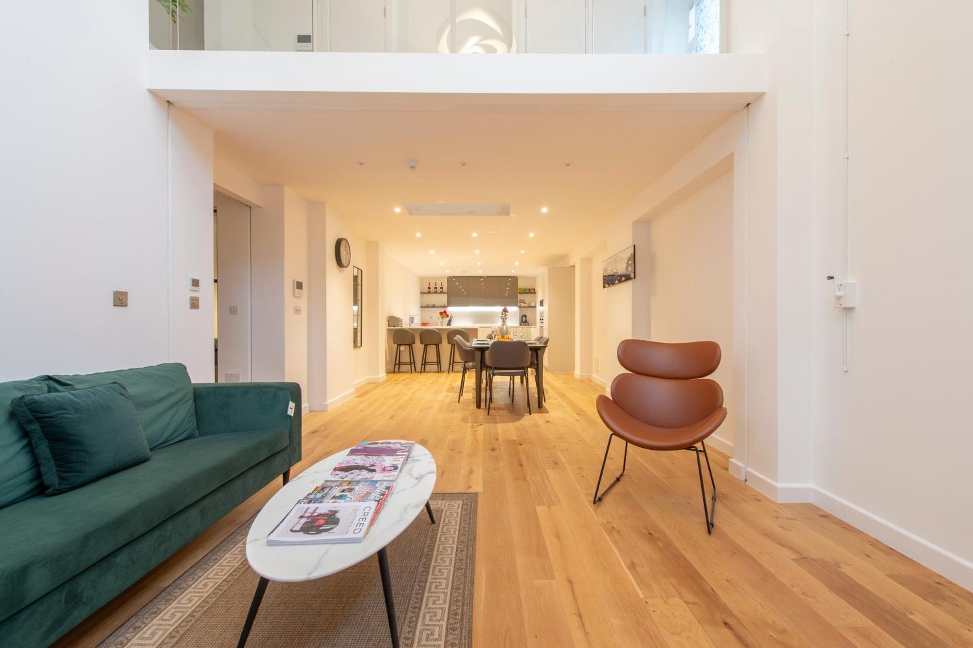 Exquisite 3br Duplex Air-con& Amenities Apartment *