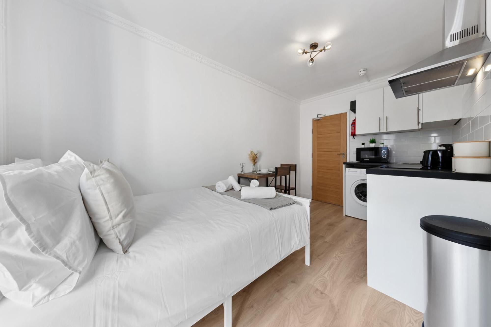 The Kensal - Modern, Warm & Cosy Apartment