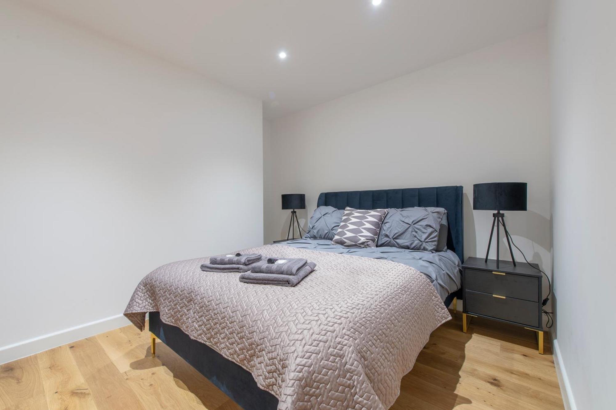Apartment Exquisite 3br Duplex Air-con& Amenities London