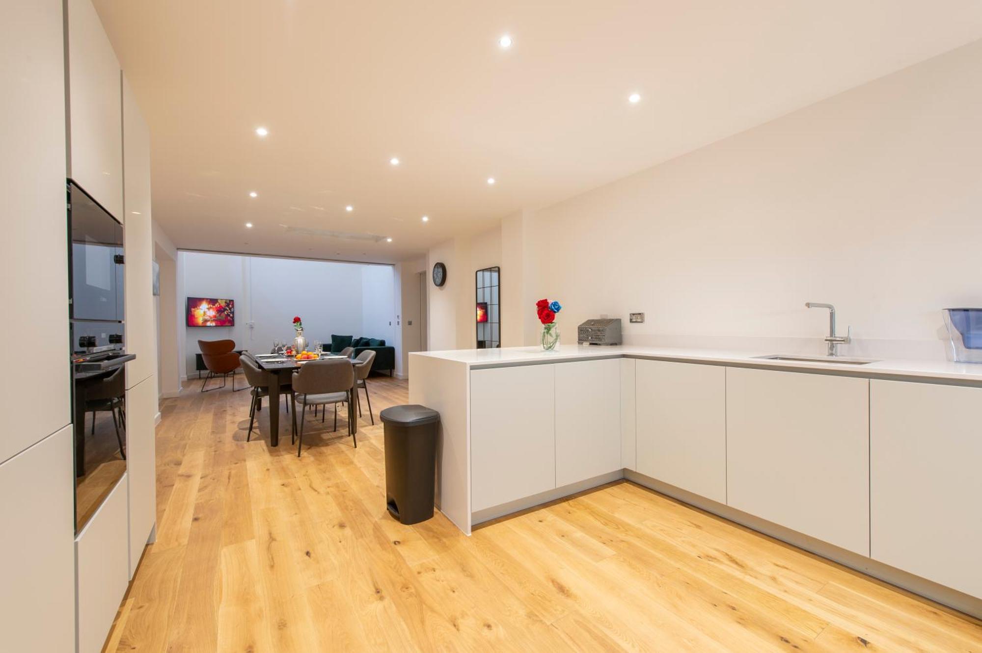 Exquisite 3br Duplex Air-con& Amenities Apartment