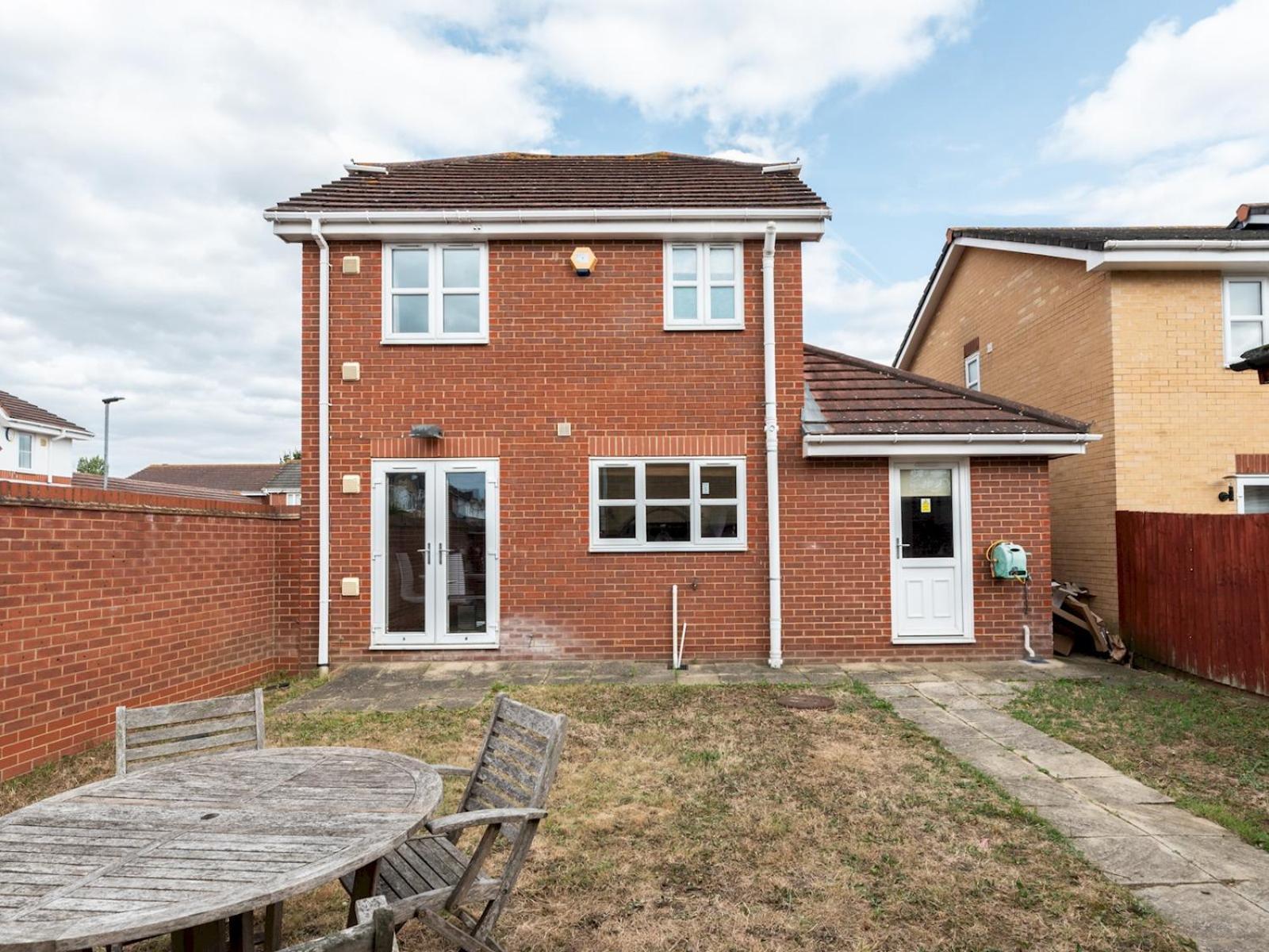 4 Bed House In Greater Parking Pass The Keys Holiday home London