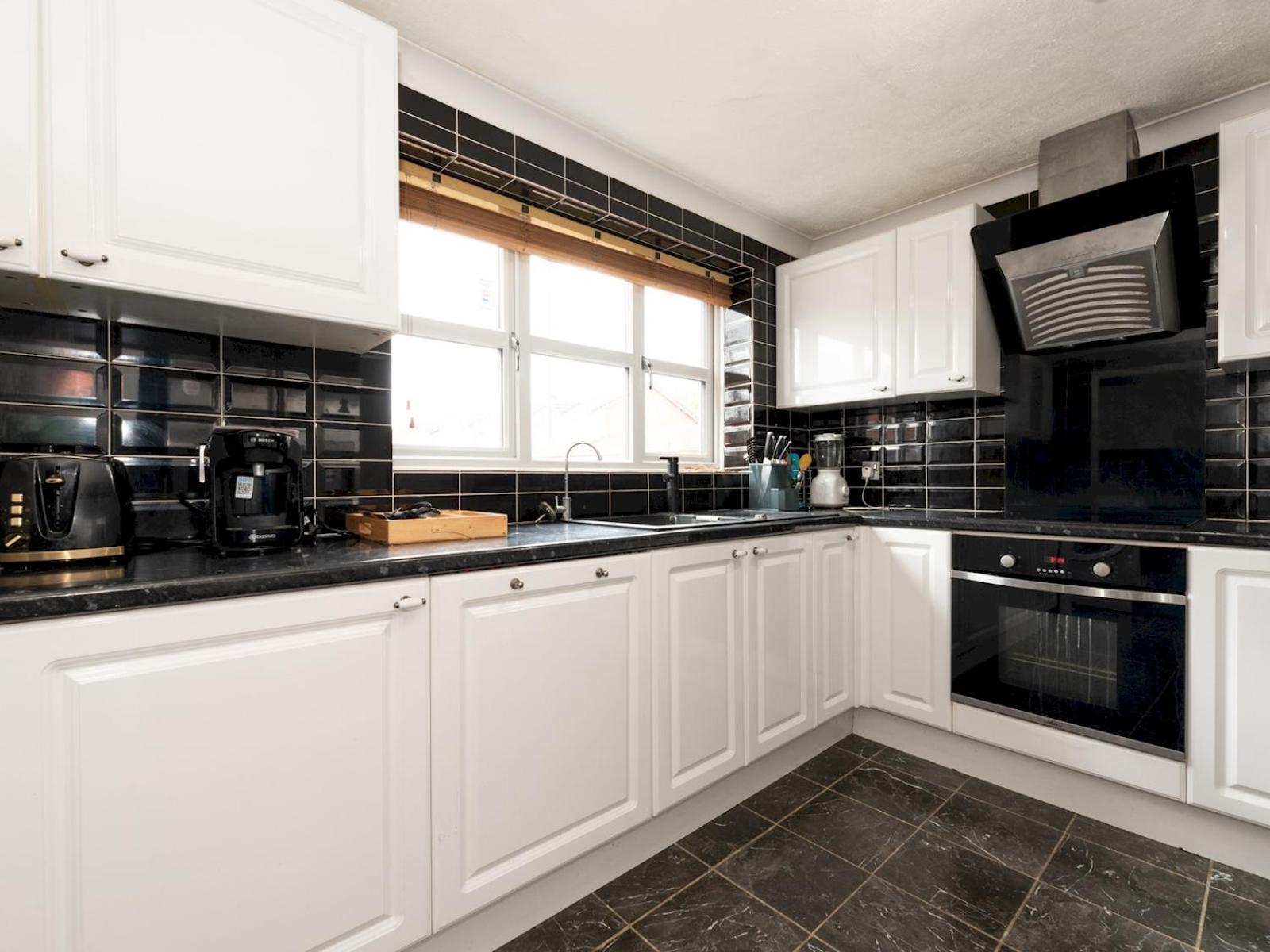 Holiday home 4 Bed House In Greater Parking Pass The Keys