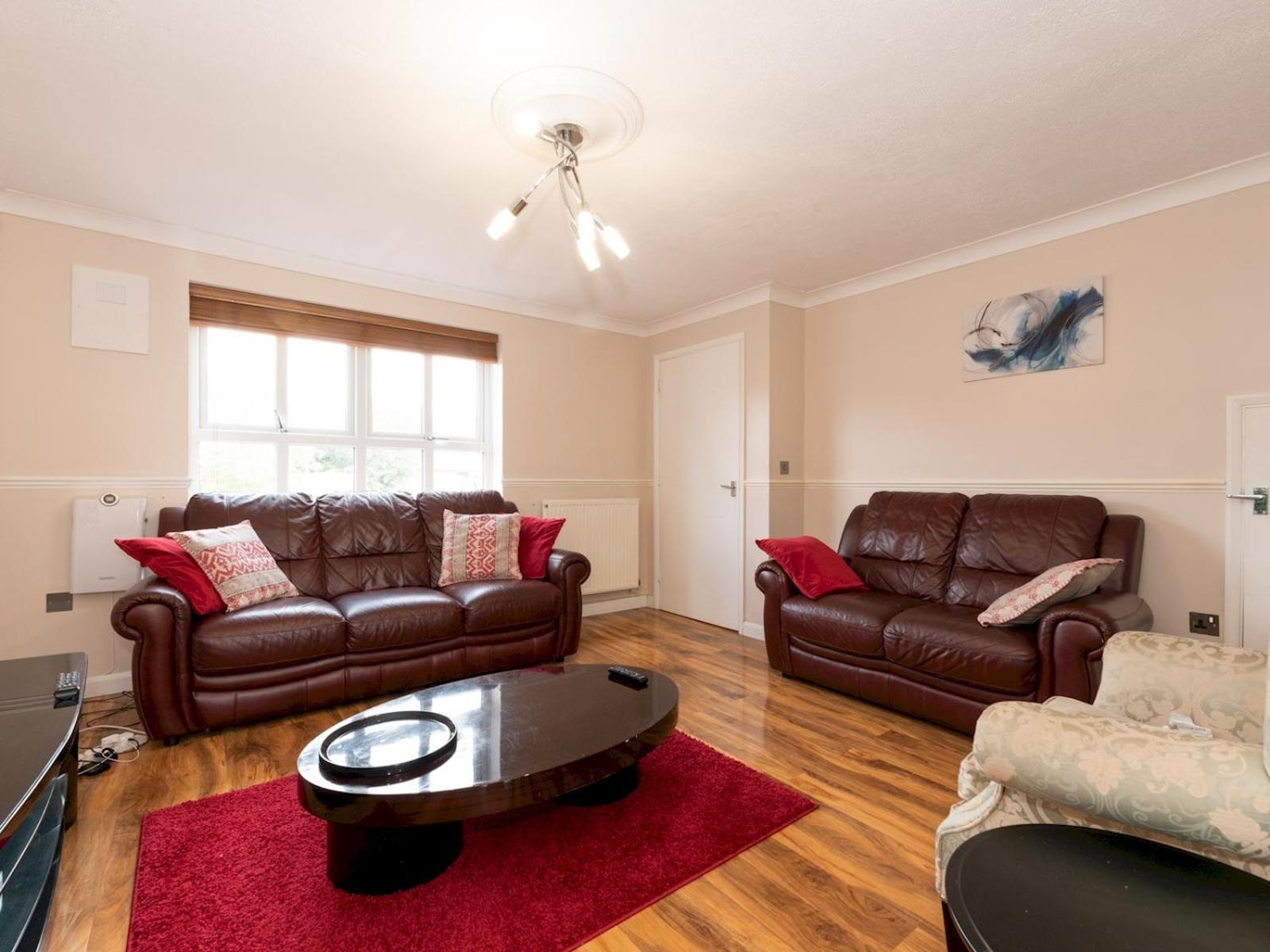 Holiday home 4 Bed House In Greater Parking Pass The Keys London