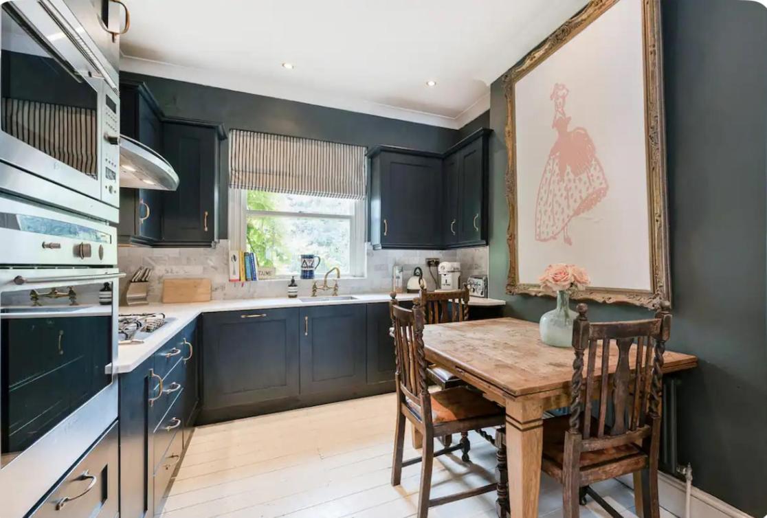 Magical Georgian Maisonette, Angel, Islington *