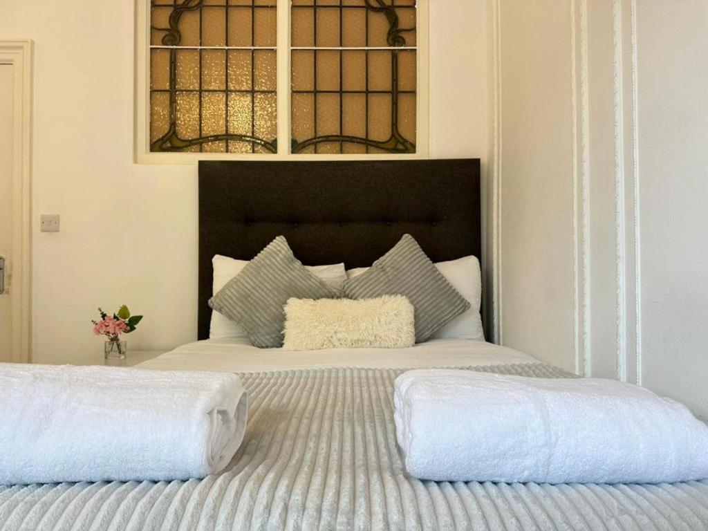 Luxury Four Bedroom Near Oxford Street Apartment *