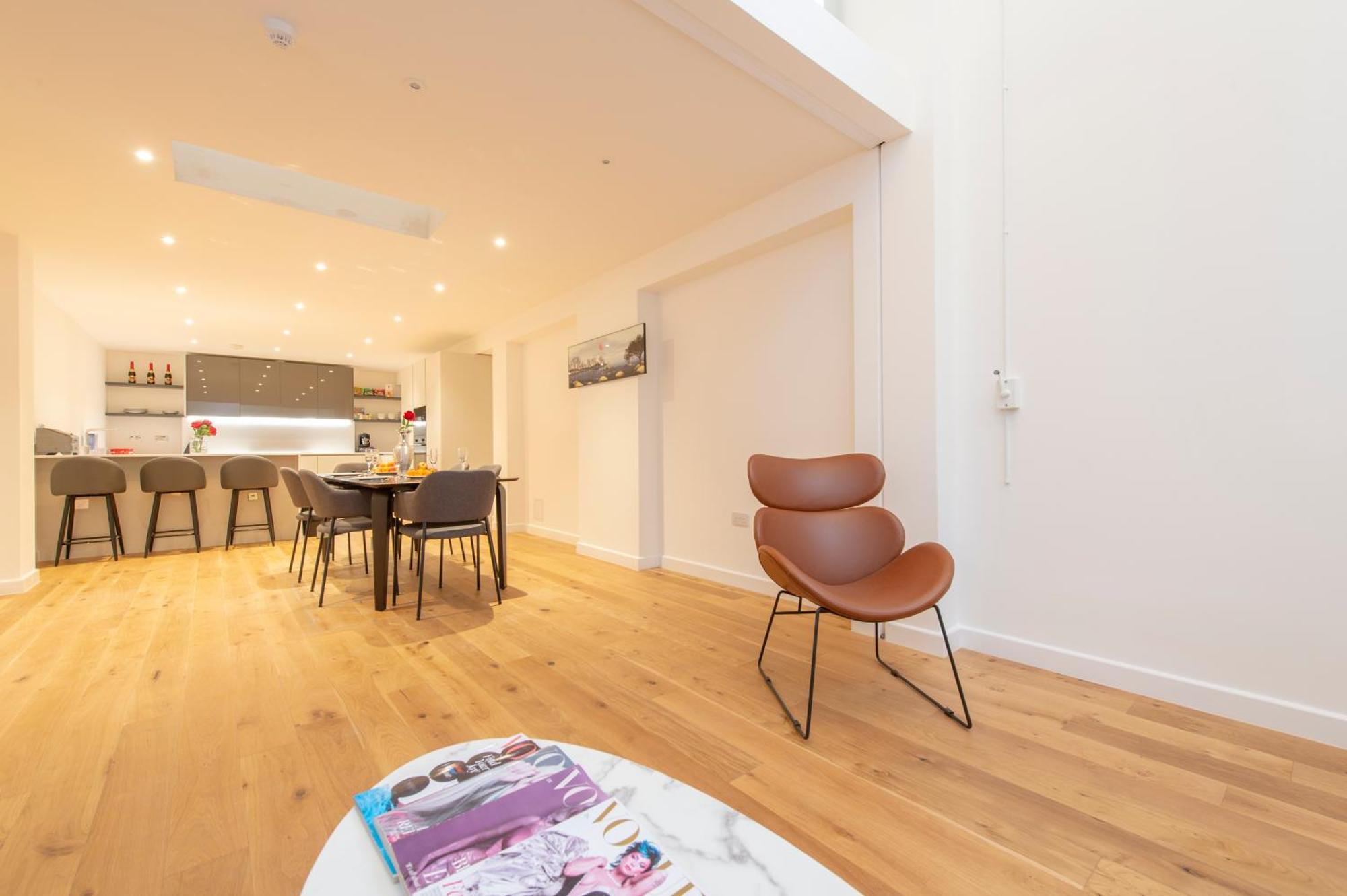 Exquisite 3br Duplex Air-con& Amenities Apartment London