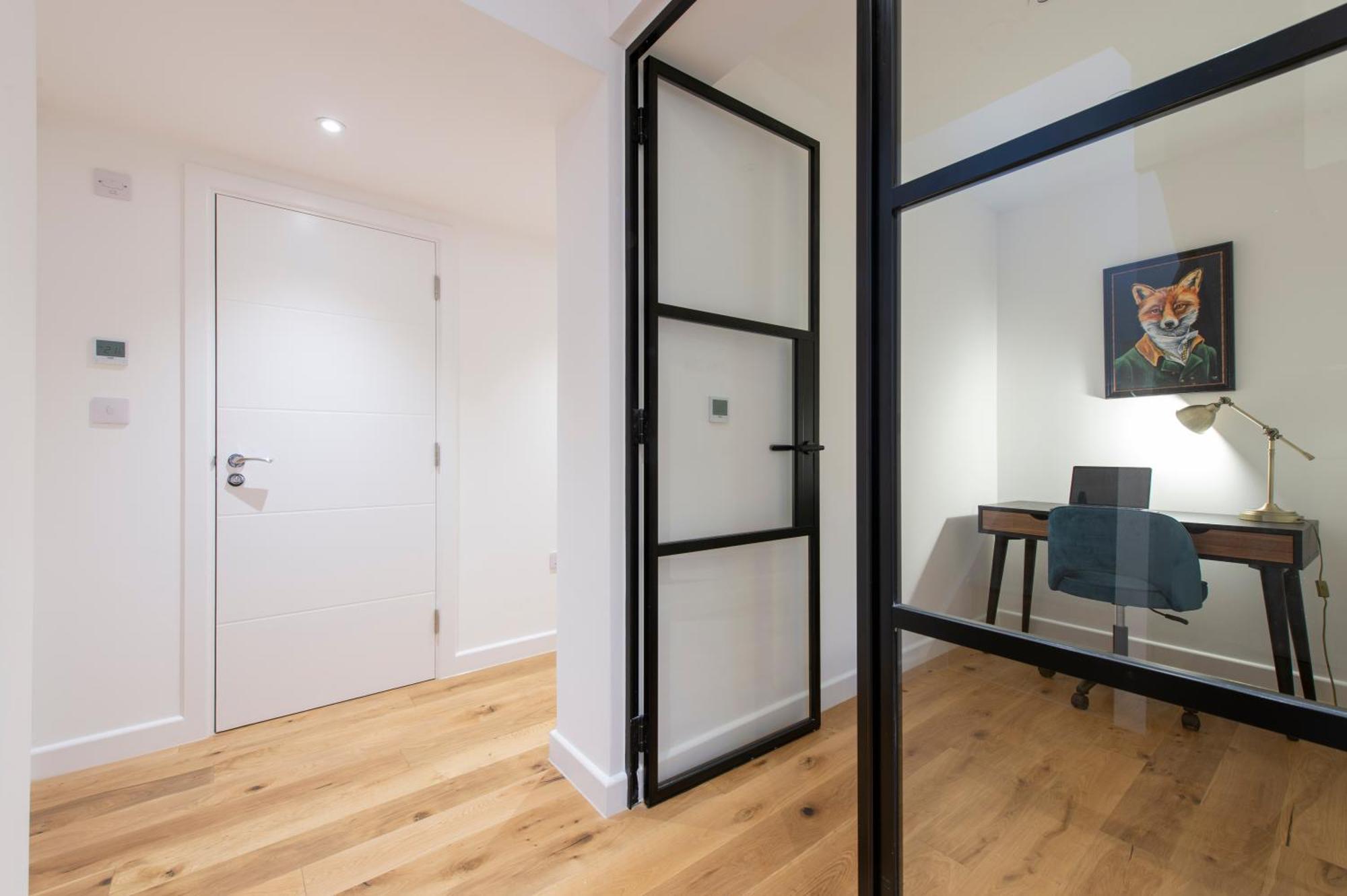 Exquisite 3br Duplex Air-con& Amenities London