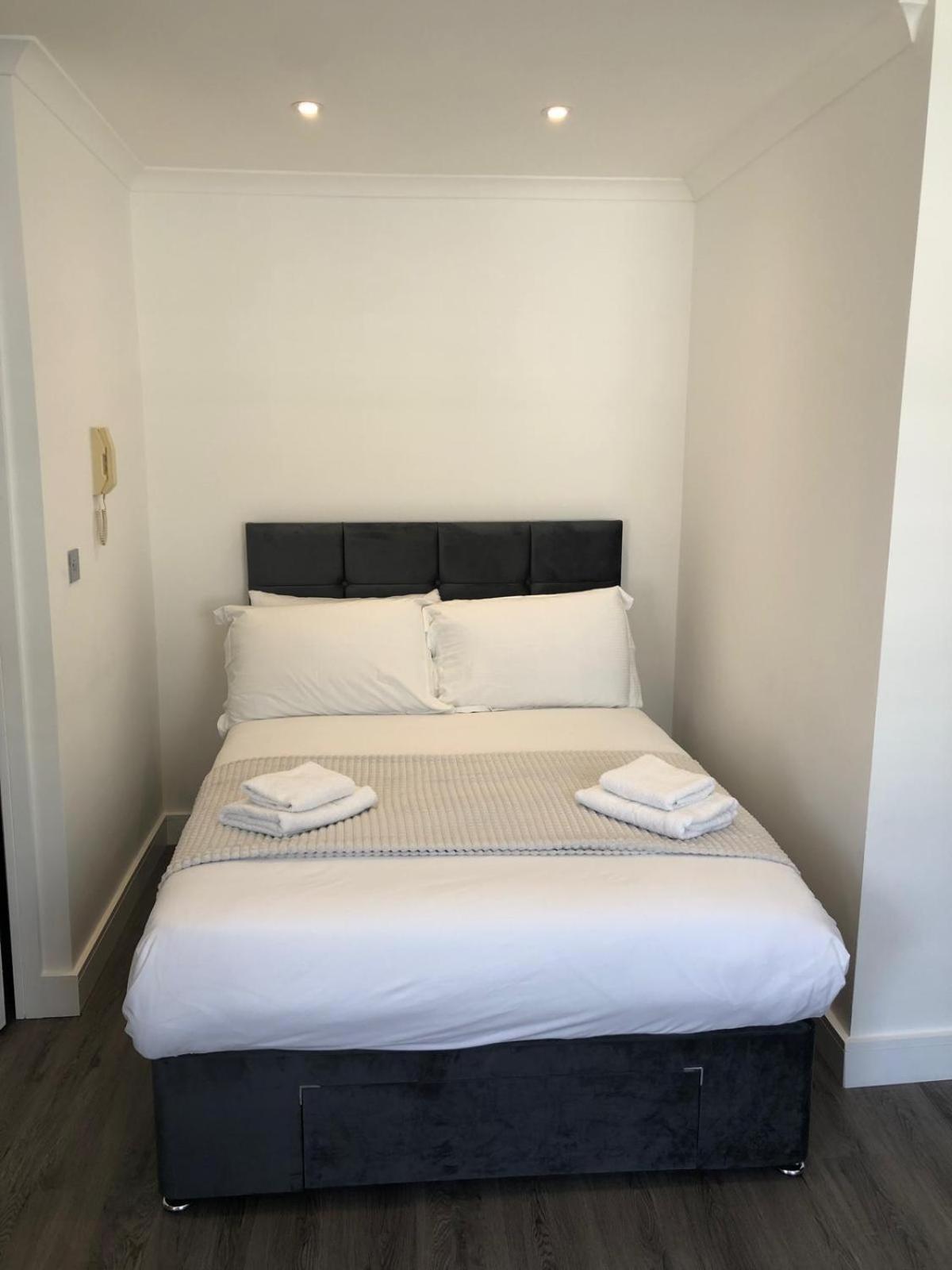 Gloucester Terrace Apartment