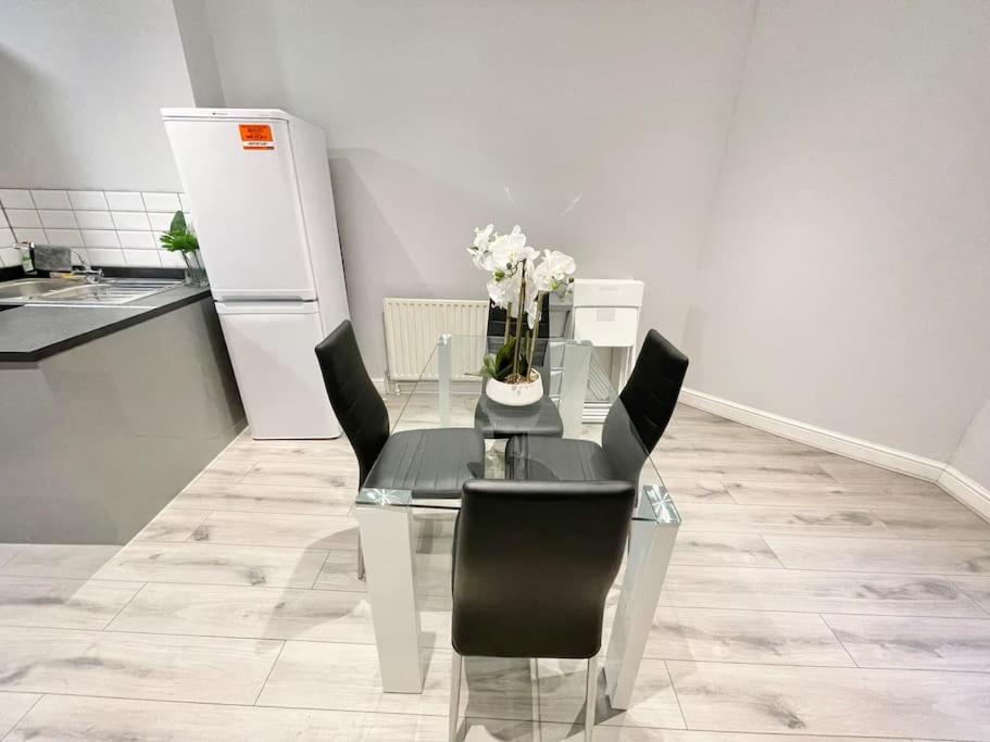 Boho In The Heart Of Soho 2, Shared Apartment London