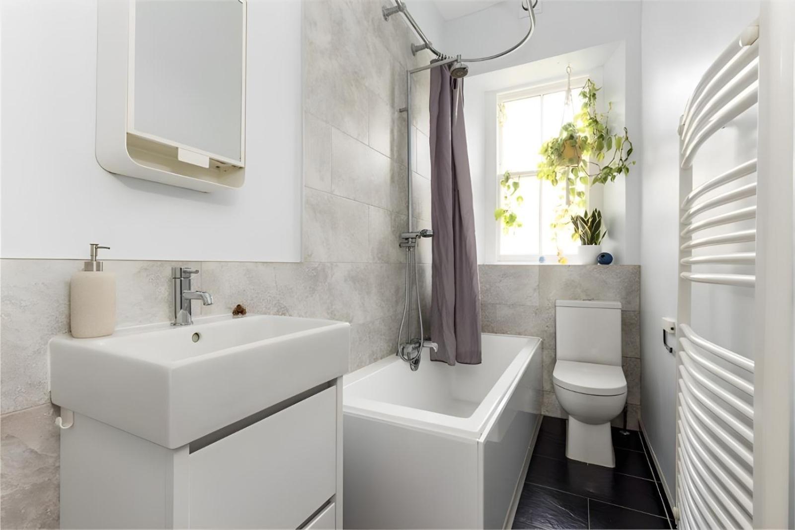 Quiet 2bedrooms Near Apartment