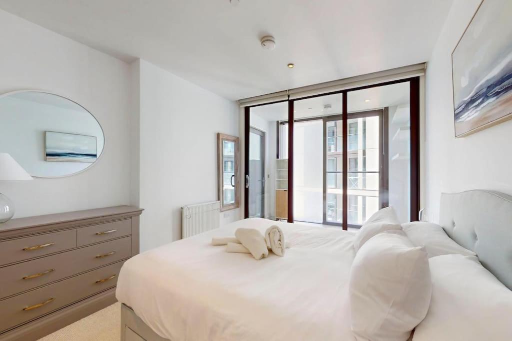 1bed Flat With Views - 1min Walk To Tube Station Apartment *