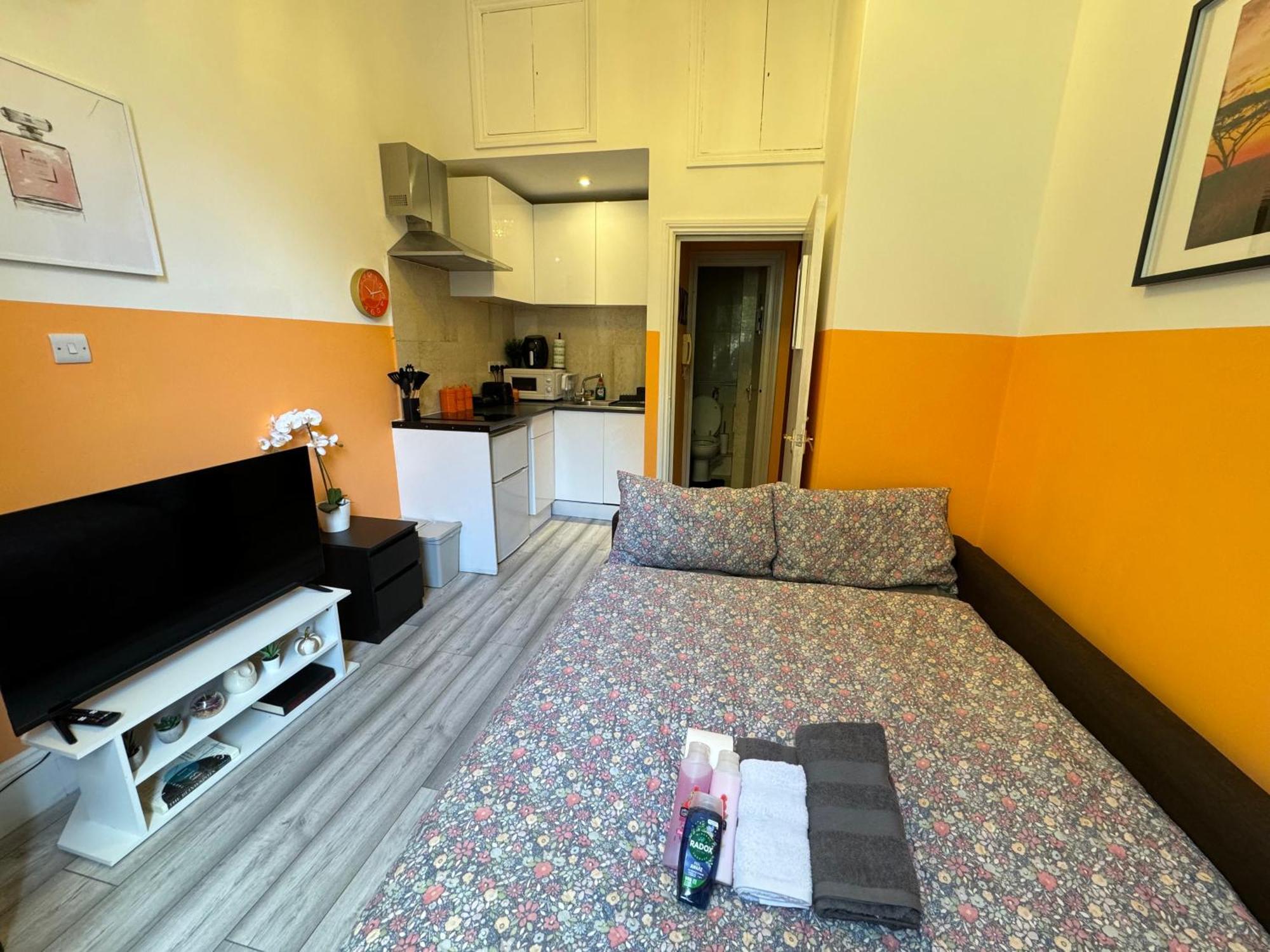 Apartment Central, Compact And Fashion Flat For 4 People With Breakfast In Kensington Zone 1 London