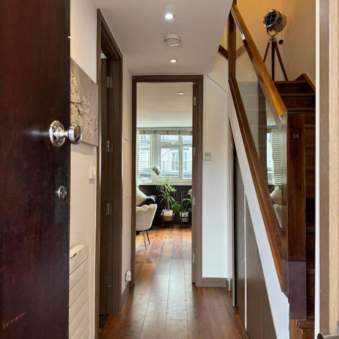Modern Apartment *