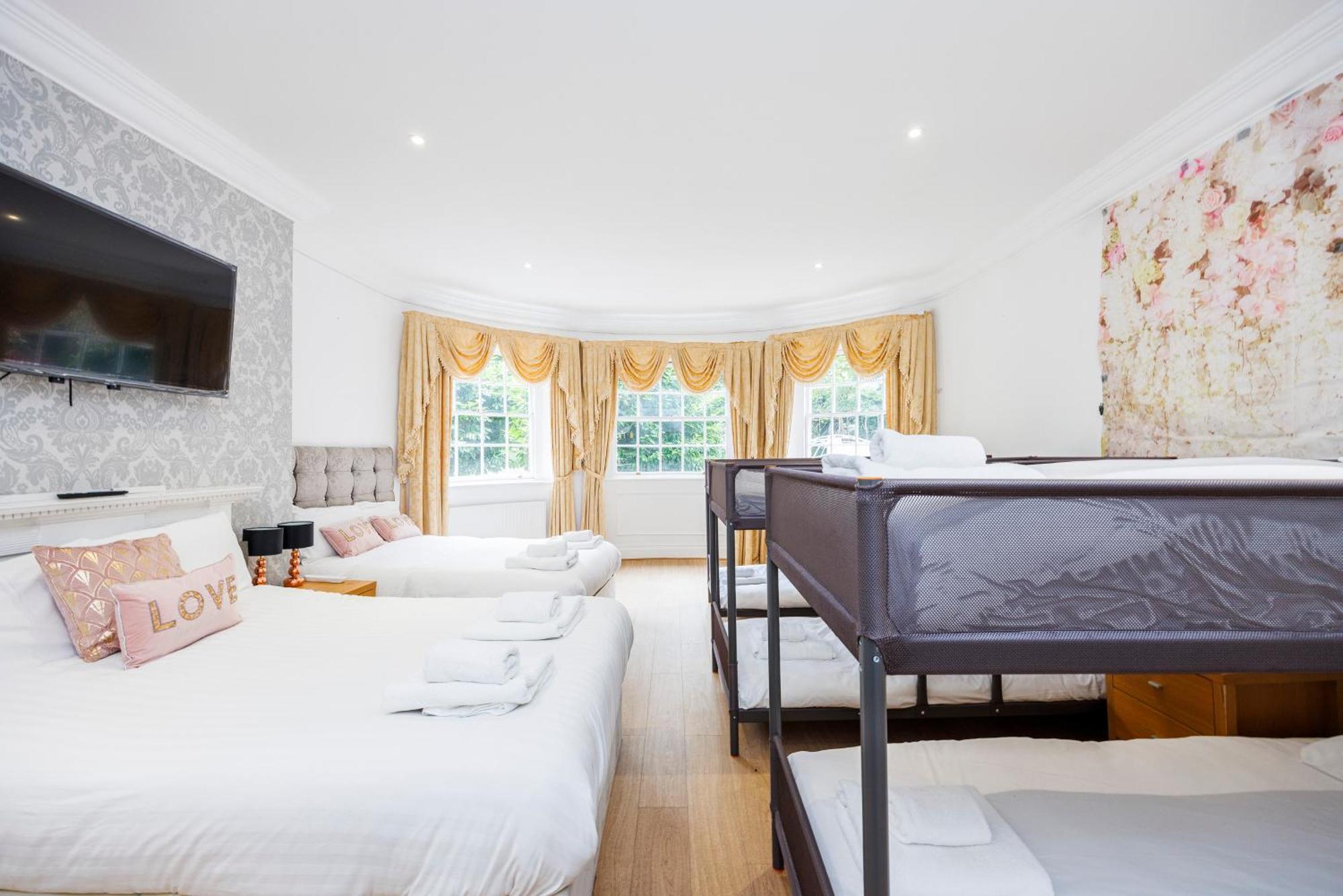 Heads On Bed Uk - The Spacious For The Larger Groups Hostel