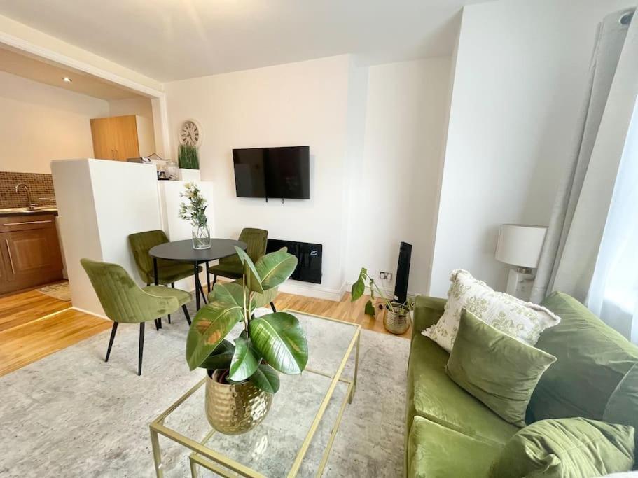 Lovely 1bdr Flat Next To Earls Court Station Apartment