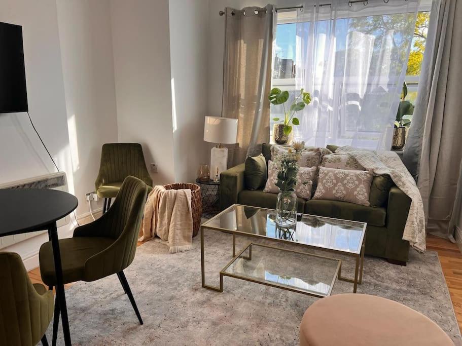 Lovely 1bdr Flat Next To Earls Court Station Apartment London