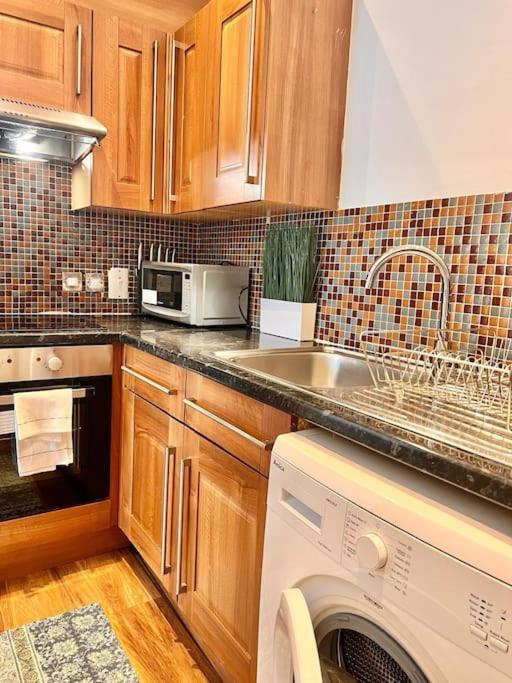 Lovely 1bdr Flat Next To Earls Court Station London