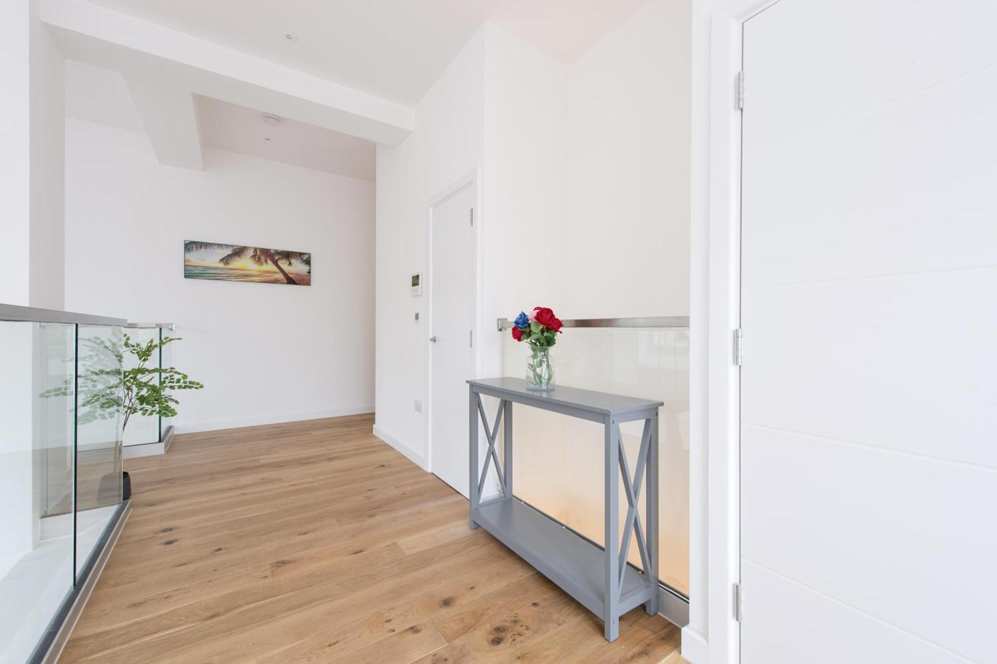 Exquisite 3br Duplex Air-con& Amenities Apartment *